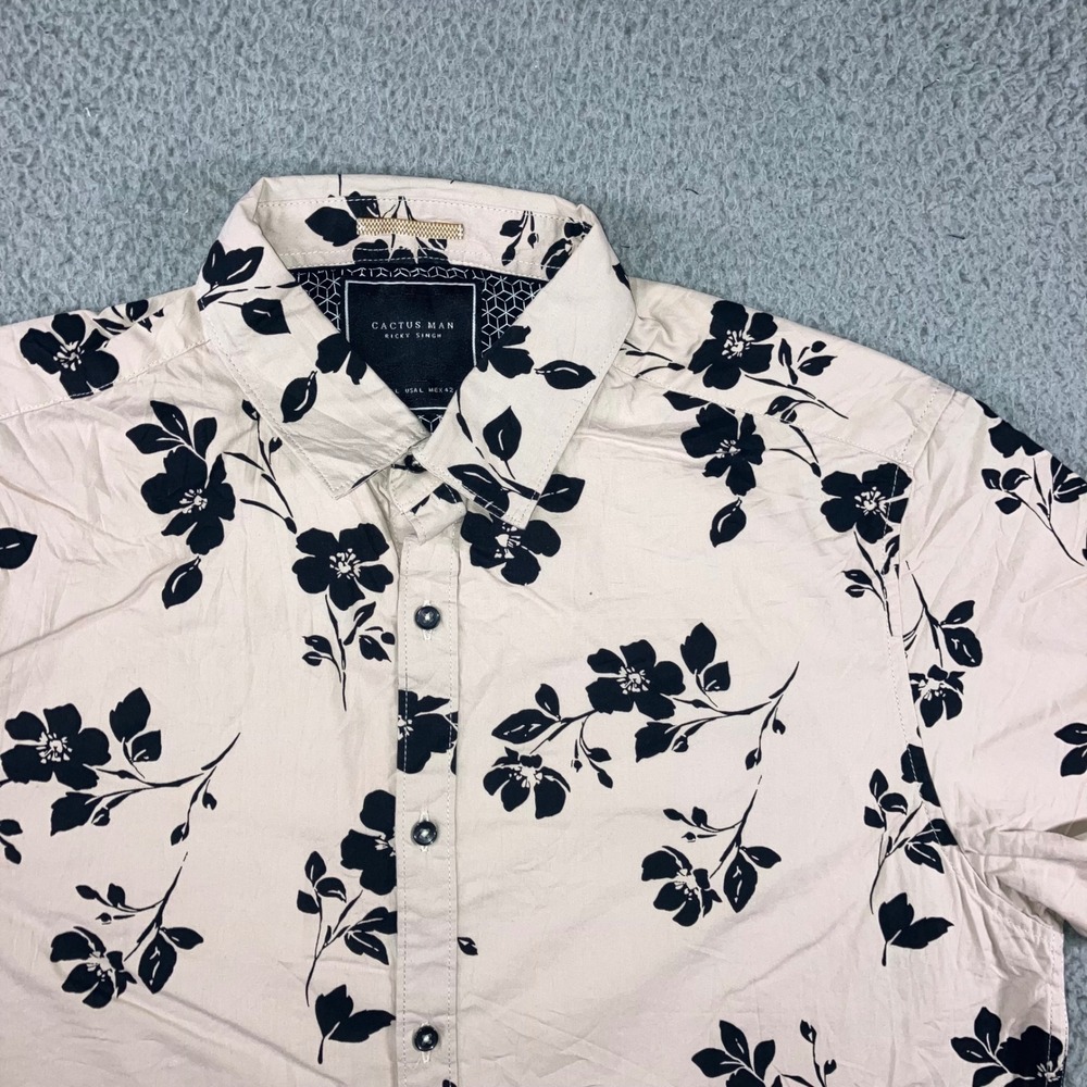 Cactus Man Hawaiian Shirt Men L Floral Cream Black Resort Vaca Beach Cotton S/S